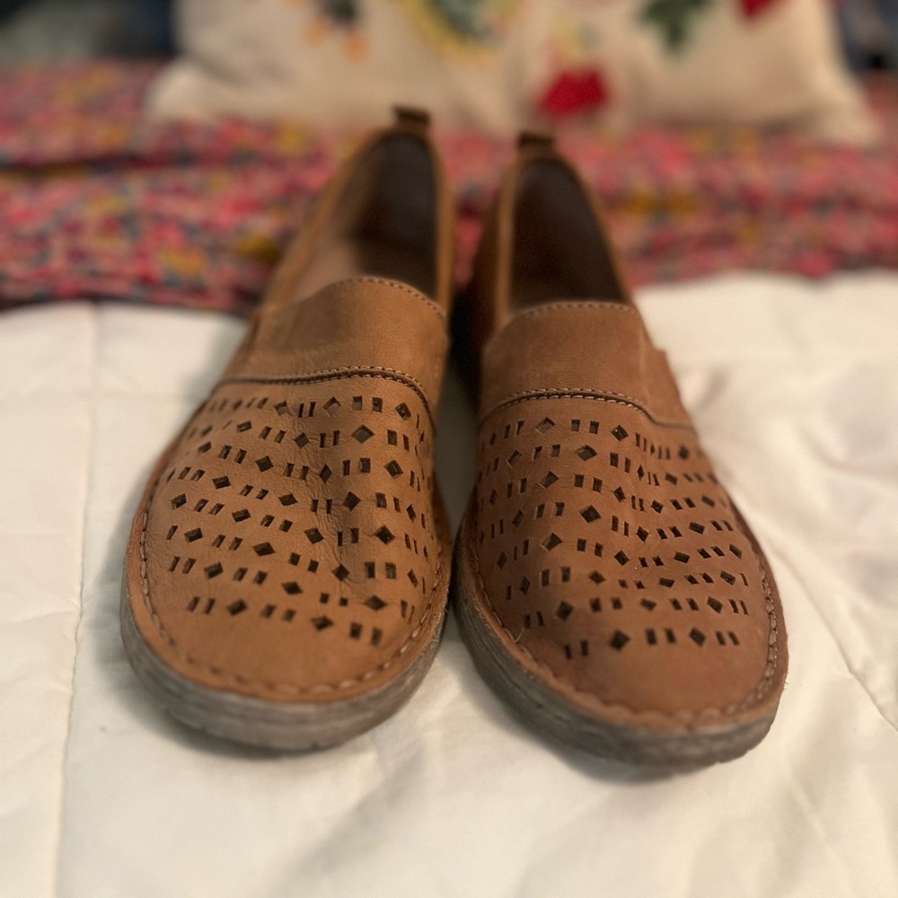 Women's Josef Seibel Tan Slip Ons size 38
